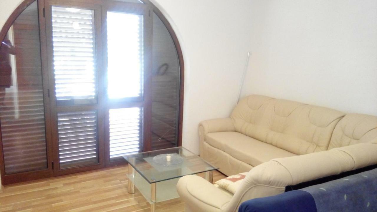 Ivica Apartments Пунат Екстериор снимка